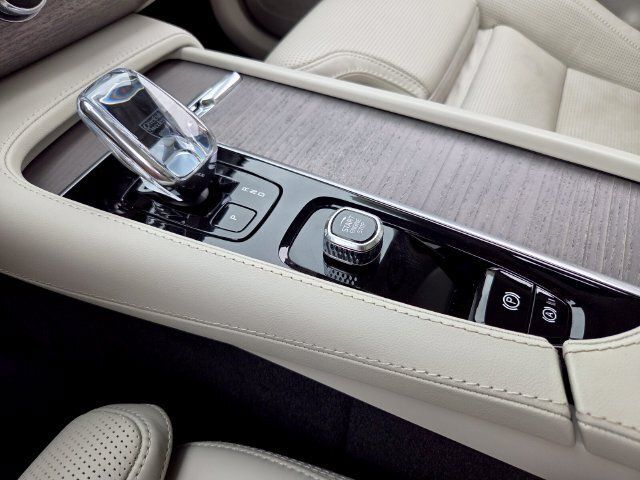 Used 2023 Volvo XC90 T8 Ultimate w/ Protection Package Premier AWD/4WD image 36
