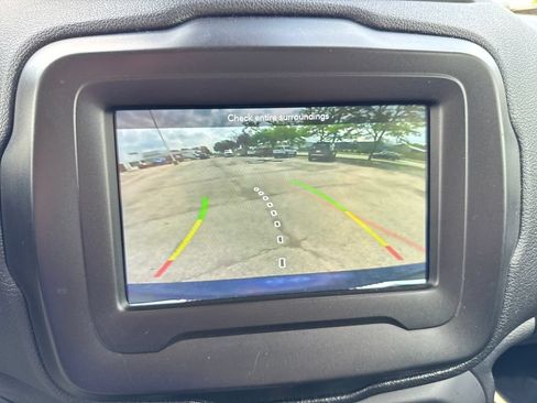 Certified 2020 Jeep Renegade Limited w/ Safety and Security Group AWD/4WD image 23