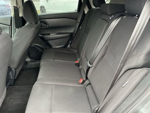 Used 2024 Nissan Rogue S image 34