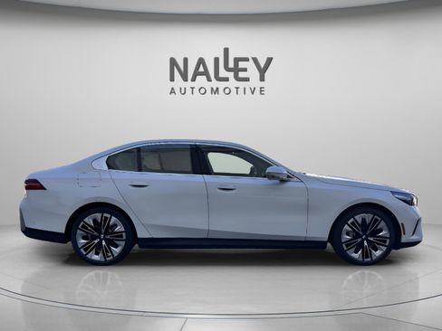 Used 2026 BMW 530i w/ Premium Package image 4