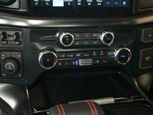 Used 2025 Ford F150 Raptor AWD/4WD image 17
