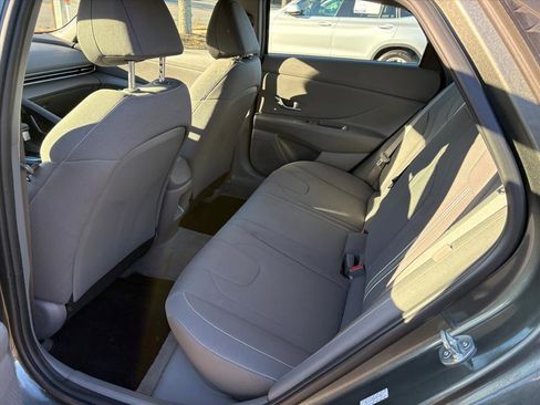 Certified 2024 Hyundai Elantra SEL image 19