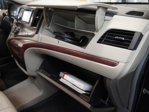 Used 2014 Toyota Sienna XLE w/ Entertainment Package image 36