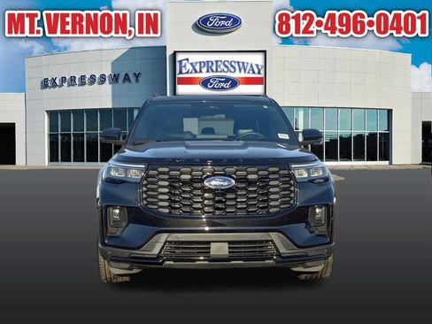 Used 2025 Ford Explorer ST-Line w/ ST-Line Street Pack AWD/4WD image 4