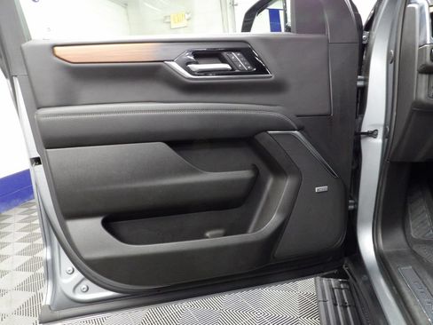 Used 2026 GMC Yukon Denali w/ Denali Reserve Package AWD/4WD image 64