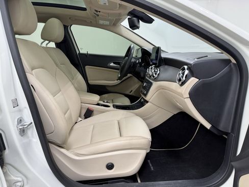 Used 2018 Mercedes-Benz GLA 250 image 28