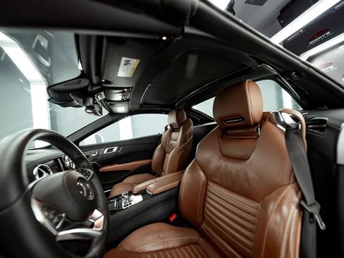 Used 2017 Mercedes-Benz SL 450 image 2