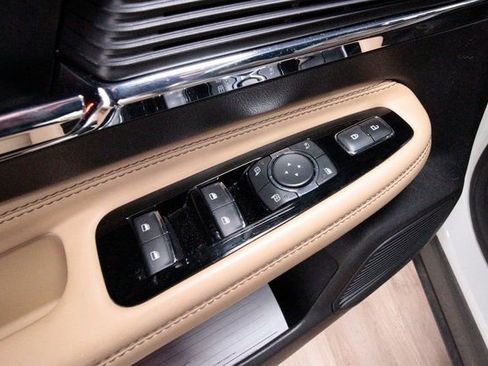 Used 2022 Lincoln Corsair Reserve w/ Equipment Group 201A image 12