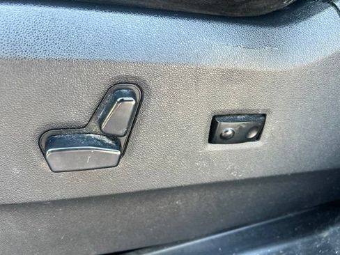Used 2015 Dodge Grand Caravan SXT w/ Rear Park Assist Package FWD image 23