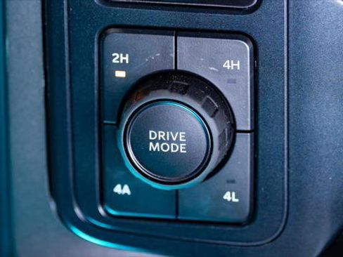 Used 2025 Ford F150 Lariat AWD/4WD image 39