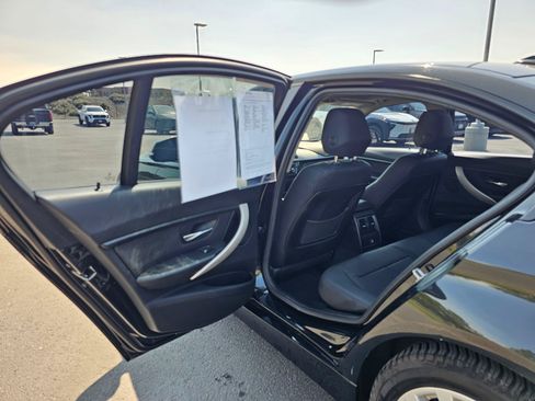 Used 2018 BMW 320i xDrive Sedan AWD/4WD image 15