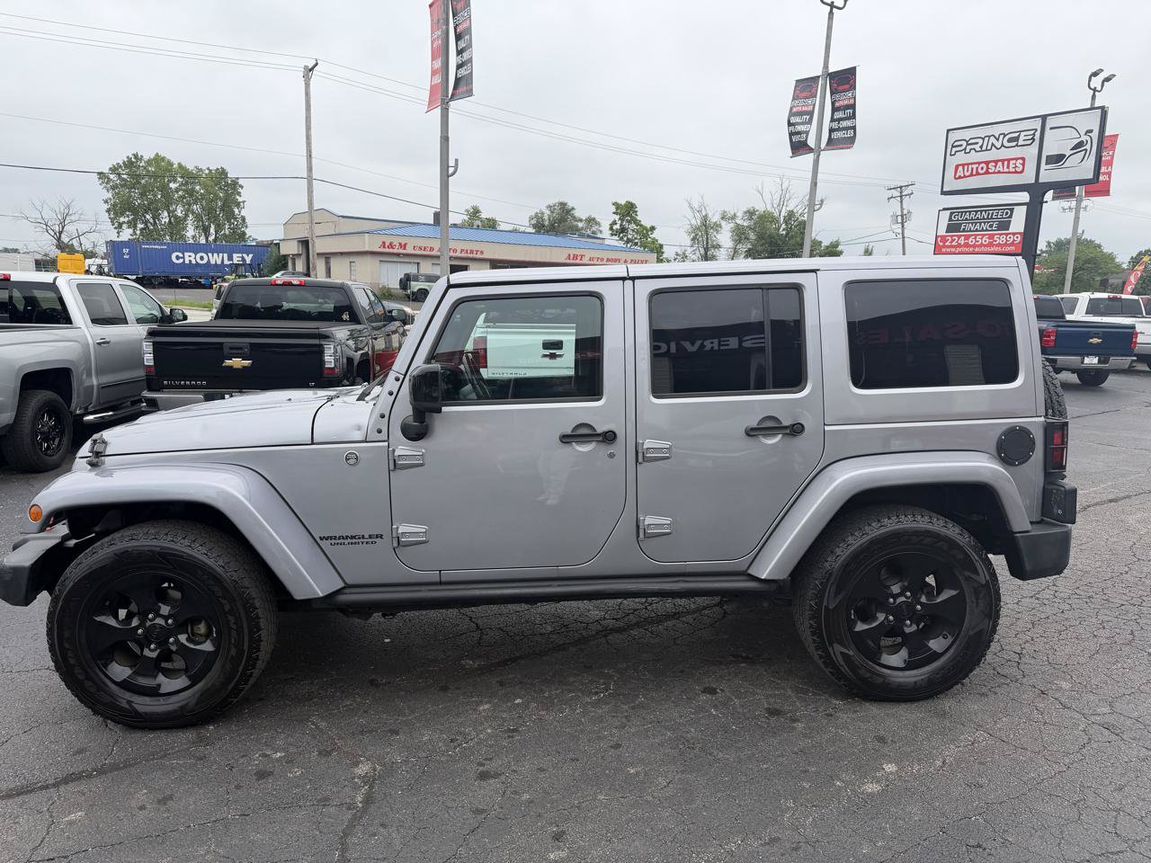 Used 2015 Jeep Wrangler Unlimited Sahara AWD/4WD image 4