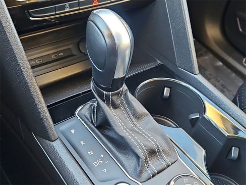 Certified 2023 Volkswagen Atlas SE image 30