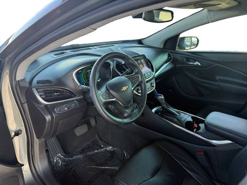 Used 2017 Chevrolet Volt Premier w/ Driver Confidence II Package FWD image 9