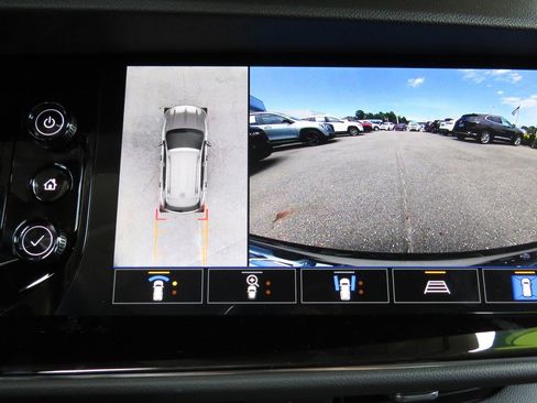 Used 2023 Buick Envision Avenir image 31