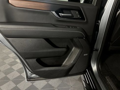 Used 2025 GMC Yukon Denali image 29