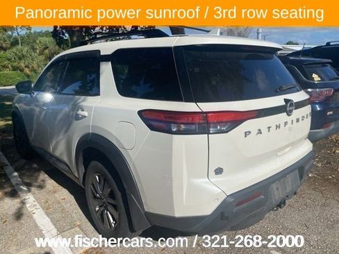 Used 2022 Nissan Pathfinder SV w/ SV Premium Package FWD image 2