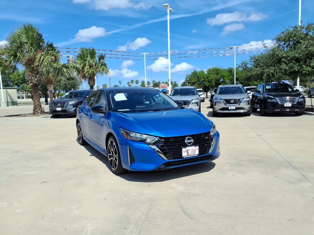 Used 2025 Nissan Sentra SR w/ SR Premium Package FWD image 7