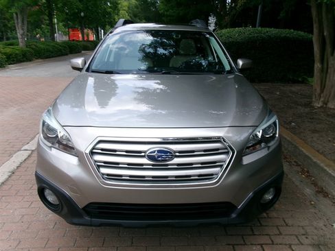 Used 2016 Subaru Outback 2.5i Premium AWD/4WD image 2