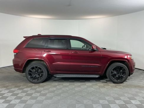 Used 2017 Jeep Grand Cherokee Altitude w/ Quick Order Package 23Z AWD/4WD image 4