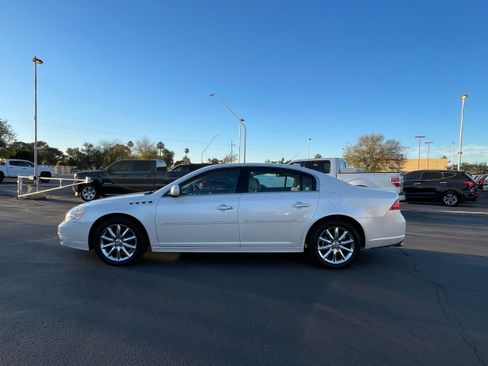 Used 2011 Buick Lucerne Super image 2