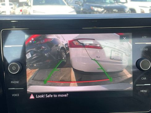 Used 2025 Volkswagen Jetta SE image 17