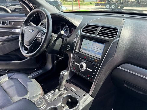 Used 2018 Ford Explorer Sport AWD/4WD image 33