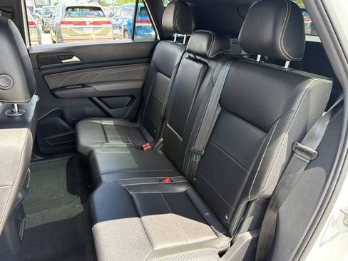 Certified 2023 Volkswagen Atlas Cross Sport SE w/ Panoramic Sunroof Package AWD/4WD image 22