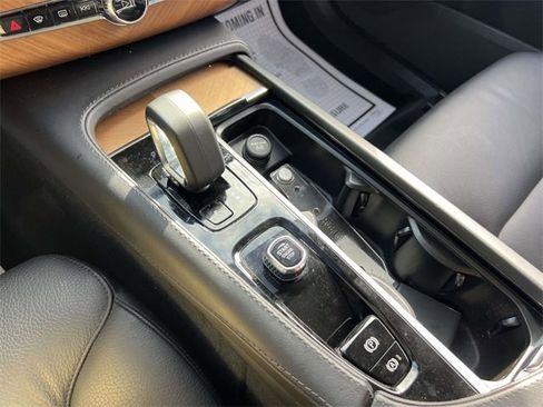 Used 2024 Volvo XC90 B6 Plus w/ Protection Package Premier image 20