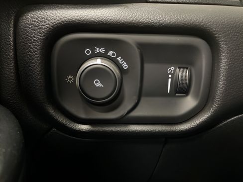 New 2024 RAM 2500 Tradesman w/ Chrome Appearance Group AWD/4WD image 28
