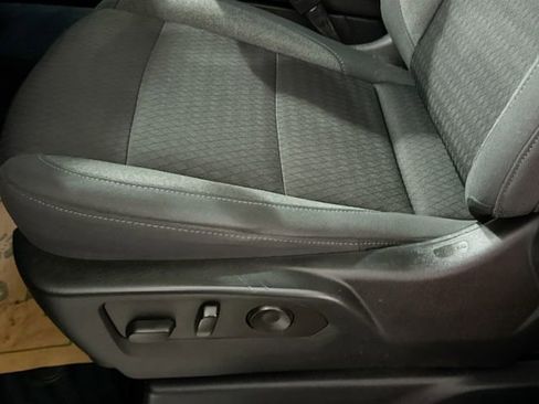 Used 2022 Chevrolet Silverado 1500 LT image 20