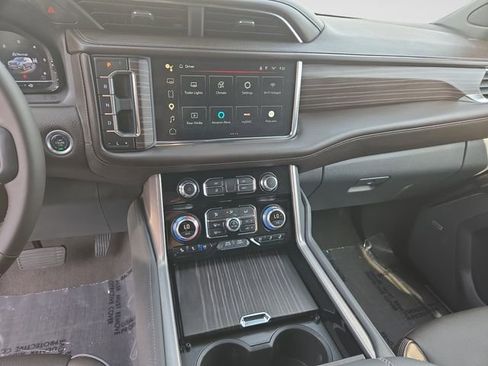Used 2024 GMC Yukon XL Denali AWD/4WD image 26