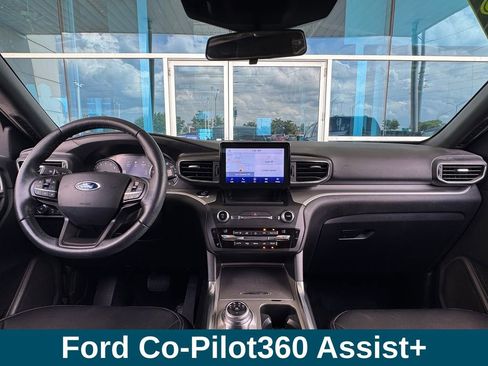 Used 2020 Ford Explorer XLT w/ Equipment Group 202A AWD/4WD image 8
