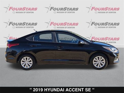 Used 2019 Hyundai Accent SE image 3