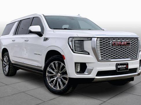Used 2021 GMC Yukon XL Denali w/ Denali Premium Package image 2