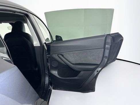 Used 2023 Tesla Model Y Long Range image 30