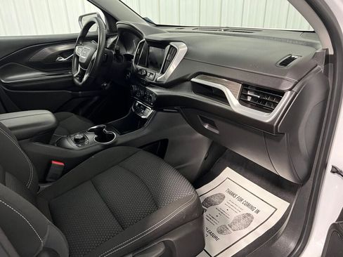 Used 2023 GMC Terrain SLE w/ Driver Convenience Package image 3