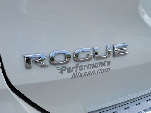 Used 2017 Nissan Rogue SL w/ SL Premium Package AWD/4WD image 13
