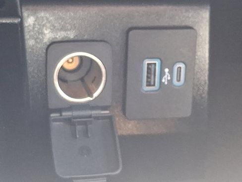 Certified 2022 Ford Explorer Limited image 27