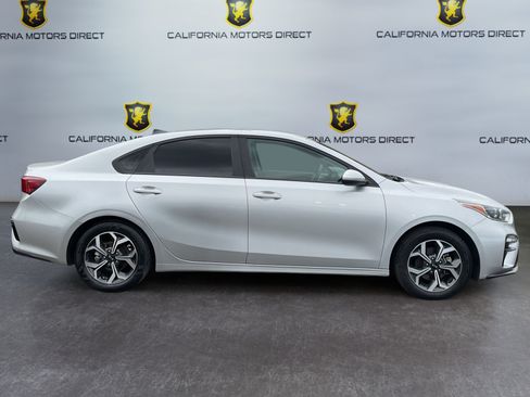Used 2019 Kia Forte LXS FWD image 4