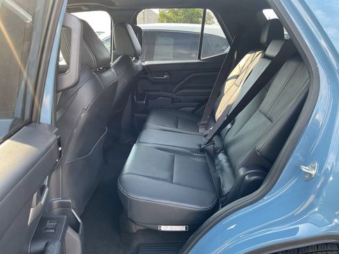 Used 2025 Toyota 4Runner Limited AWD/4WD image 15