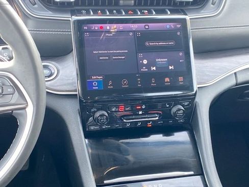 Used 2023 Jeep Grand Cherokee Limited image 9