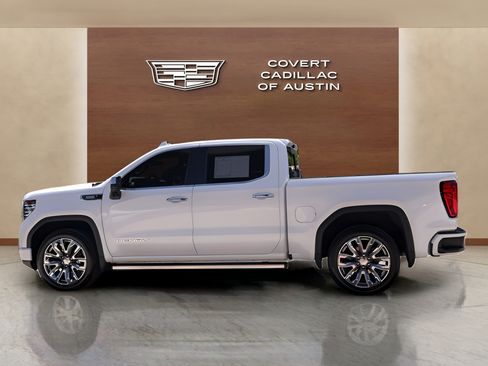 Used 2023 GMC Sierra 1500 Denali w/ Denali Reserve Package AWD/4WD image 2