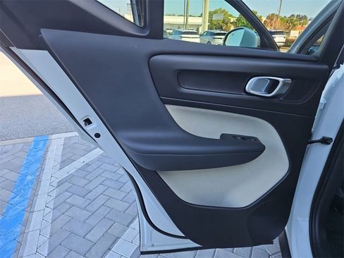 Used 2025 Volvo XC40 B5 Ultra w/ Protection Package Premier image 22