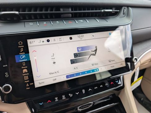 New 2026 Jeep Grand Cherokee Limited image 24