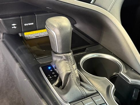 Used 2018 Toyota Camry XSE image 24