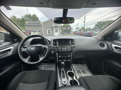 Used 2019 Nissan Pathfinder SV image 28