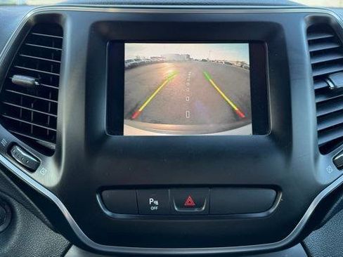 Used 2019 Jeep Cherokee Latitude Plus image 47