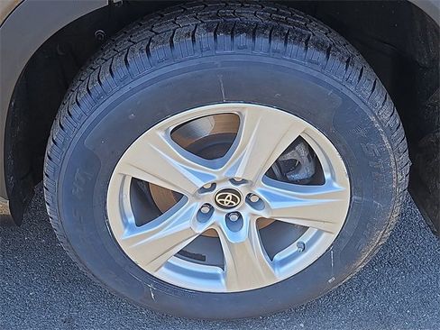 Used 2023 Toyota Highlander LE image 8