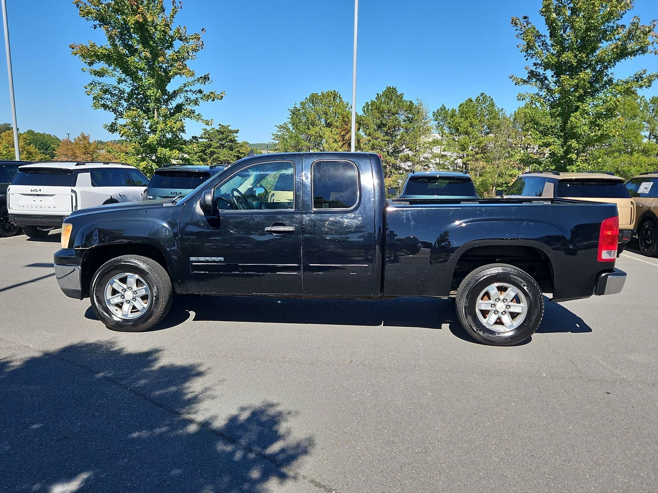 Used 2011 GMC Sierra 1500 SLE w/ Power Tech Package RWD image 4